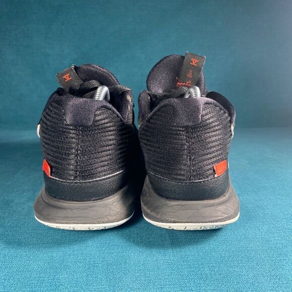 Size 8.5 - Men’s Nike Kyrie low 5 bred dominoes shoes - Picture 2 of 6